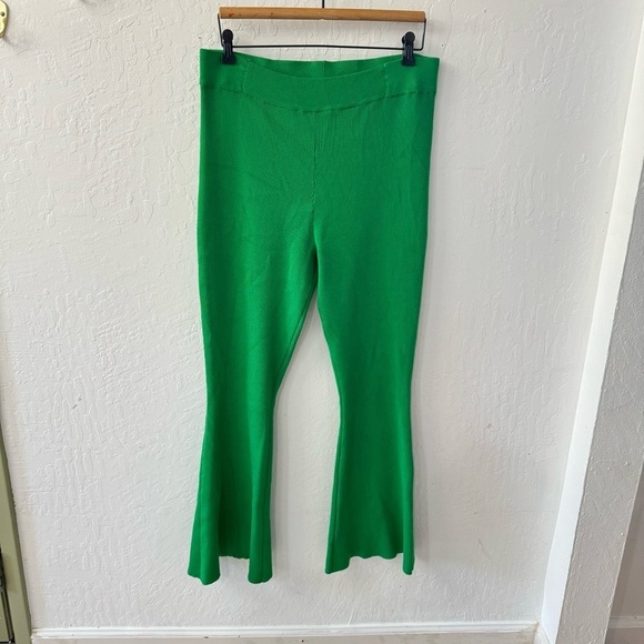 New York and Company Green Ribbed Flare Sweater Pull On Pants XL - Picture 2 of 8